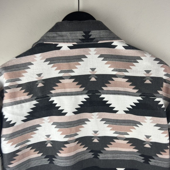 No Comment NY LA Womens Aztec Shacket Size Small Jacket - Picture 6 of 8